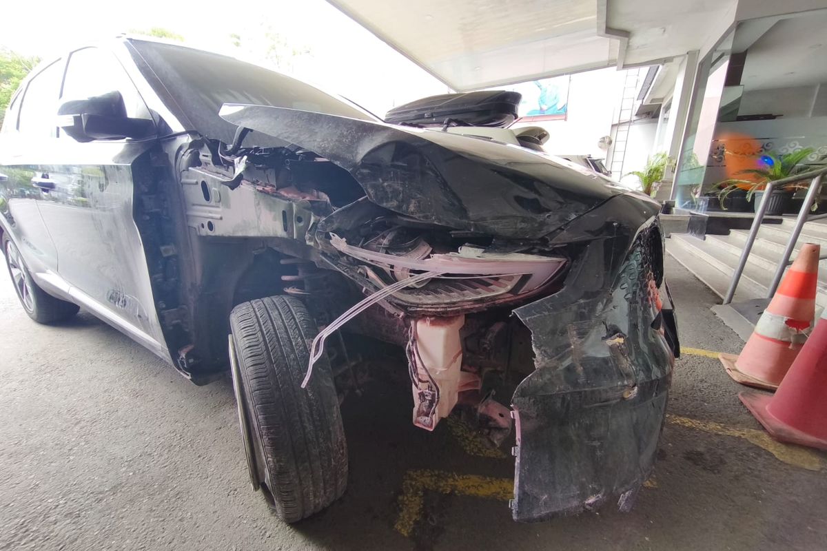 Kondisi MG ZS EV Setelah Menabrak Hotel di Klaten