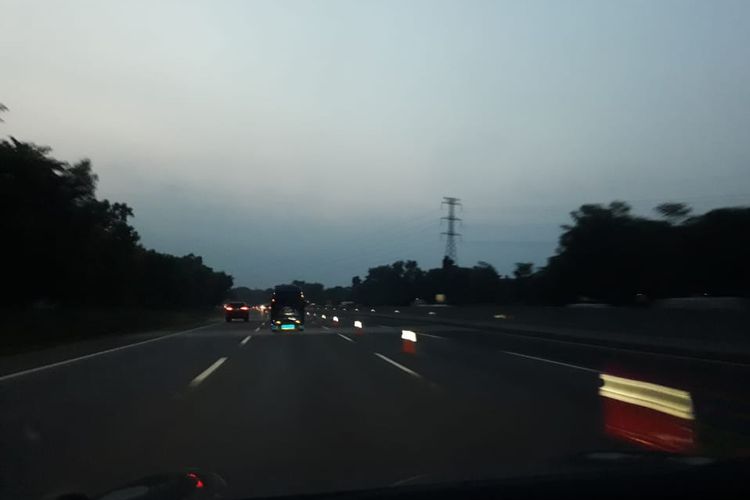 Plus Minus Berangkat Mudik Pakai Mobil Pribadi di Malam Hari