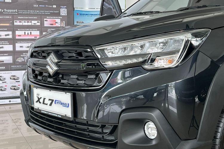 Suzuki XL7 Hybrid Alpha Kuro Resmi Meluncur