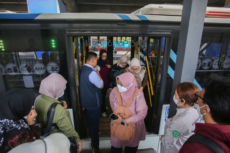 Transjakarta Capai 1 Juta Penumpang Berkat Teknologi AI