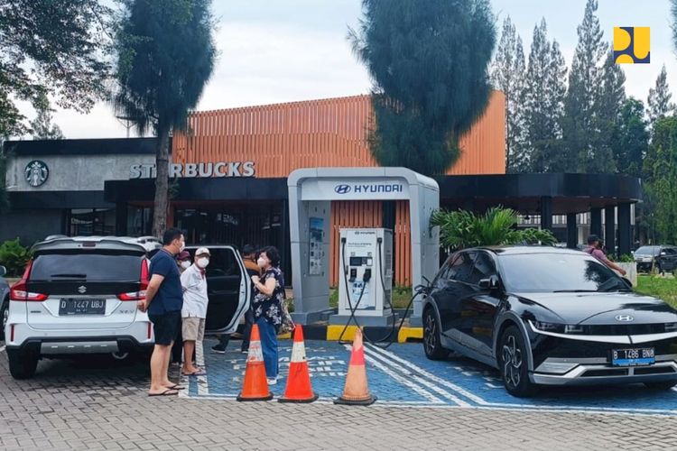 Penjualan Mobil Listrik Global Tembus 20,7 Juta Unit 2025