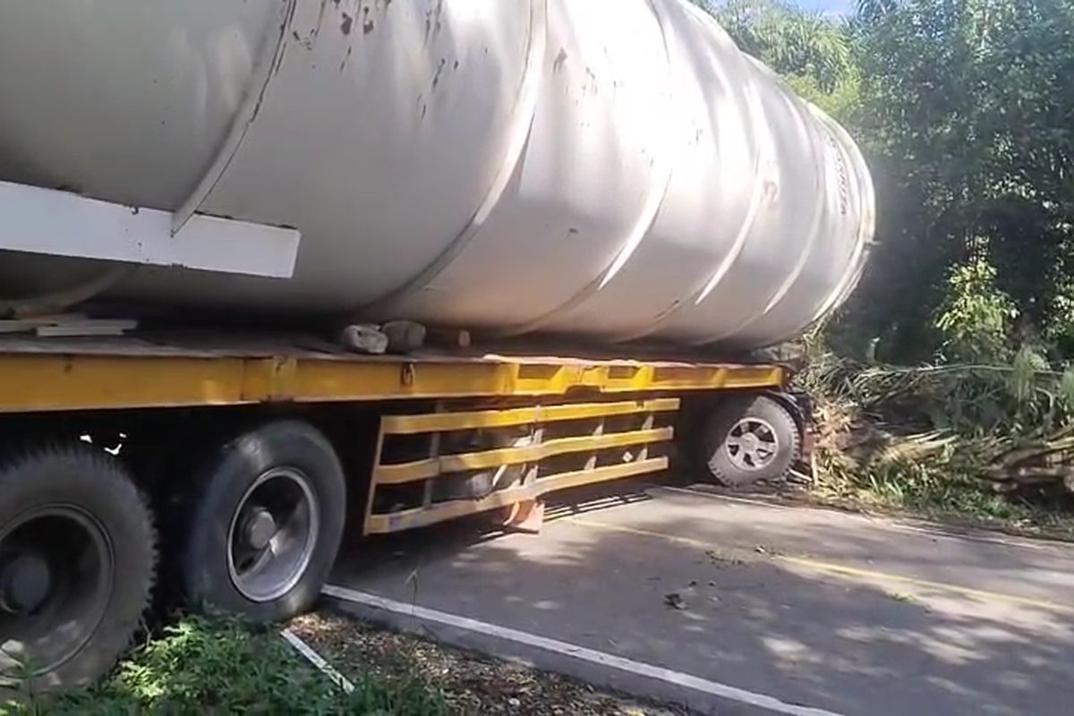 Kurangi Risiko Rem Blong, Ini Cara Mengemudikan Truk dan Bus di Turunan