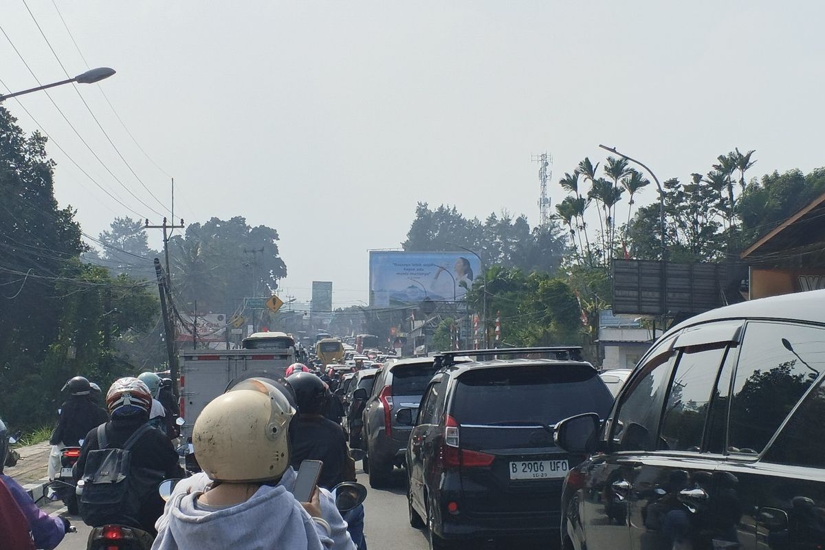 Jalur Puncak Bogor Padat, Ini Rute Alternatif yang Bisa Dilalui