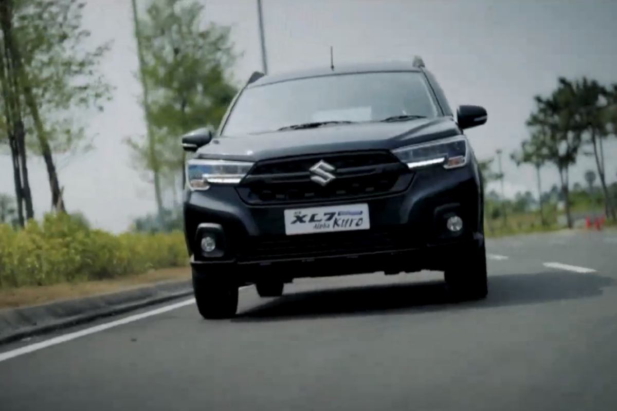 Suzuki XL7 Hybrid Alpha Kuro Resmi Meluncur