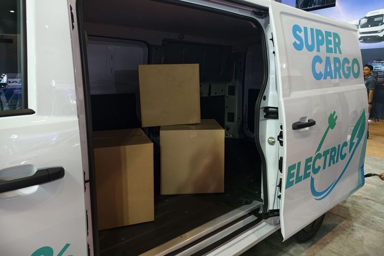 Debut Farizon V8E, Cargo Van Listrik untuk Efisiensi Bisnis