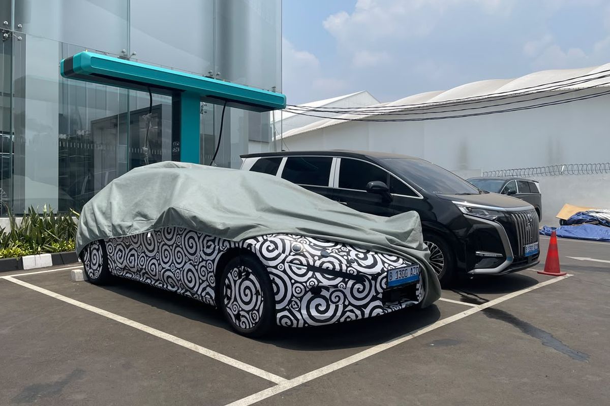 BYD Masih Bungkam Soal Flash Charging di Diler Denza