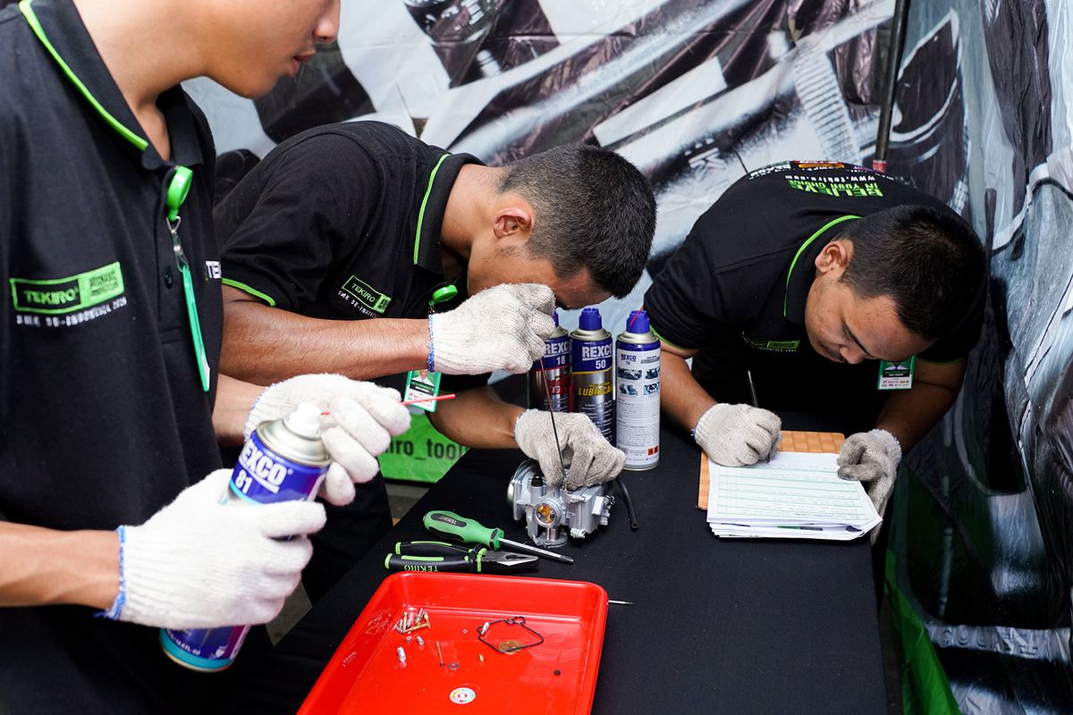 Cara Tekiro Cetak Mekanik SMK Siap Kerja