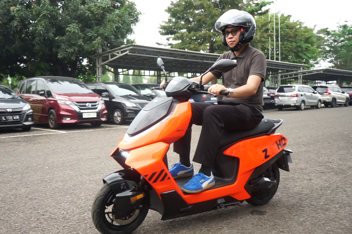Komparasi Motor Listrik Rp 28 Jutaan, Zeeho AE4 atau Honda Icon e:?