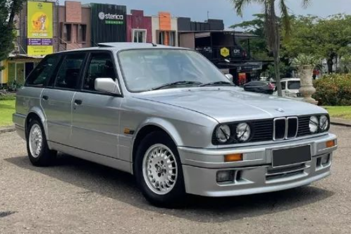 Restorasi Interior BMW E30 Makin Sulit, Bahan Asli Langka