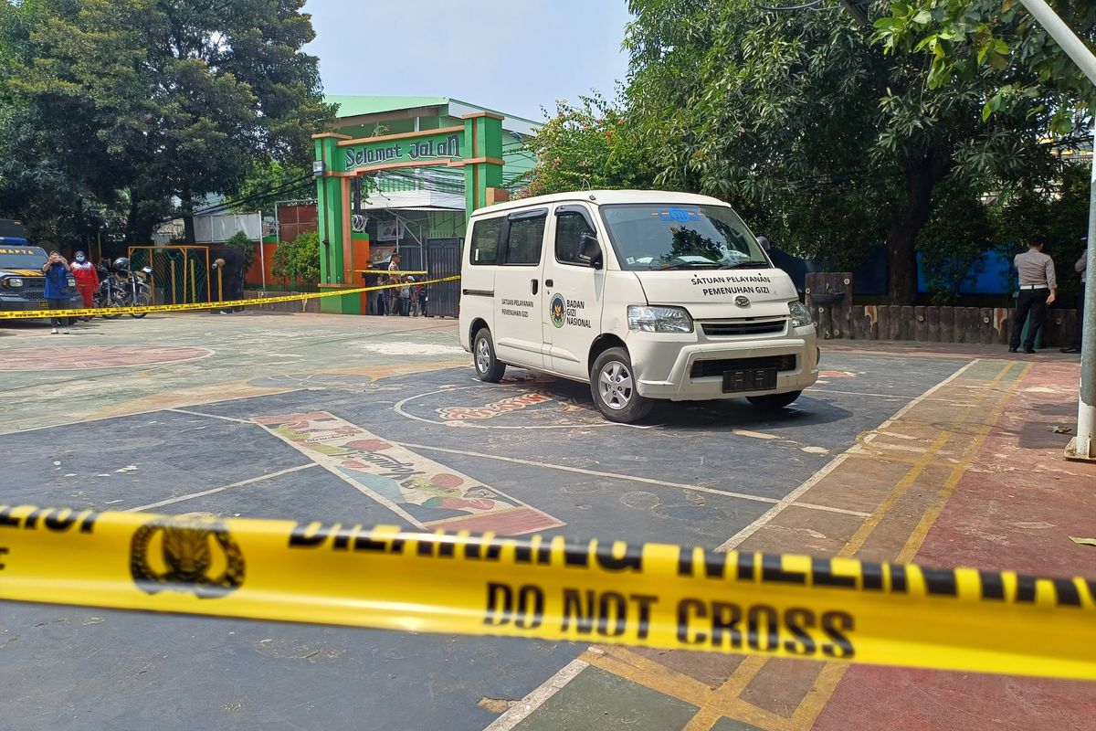 Penyelidikan Kecelakaan Mobil SPPG di SDN 01 Pagi Cilincing