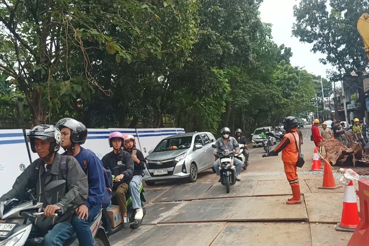 Jalan Lenteng Agung Arah Depok Ditutup Sementara, Simak Jalur Alternatifnya