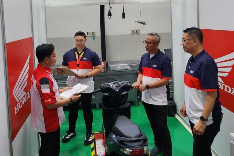 Juara Teknisi dan Service Advisor Terbaik Versi AHM 2025