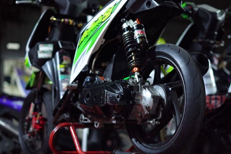 Berapa Usia Maksimal Ban Motor Baru yang Aman Digunakan?