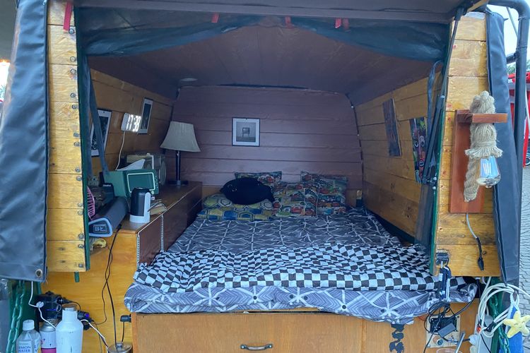 Kijang Kotak 1983 Disulap Jadi Campervan, Unik dan Tangguh