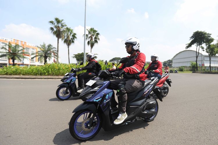 Tips Hindari Dehidrasi Saat Berkendara Siang Hari di Bulan Puasa