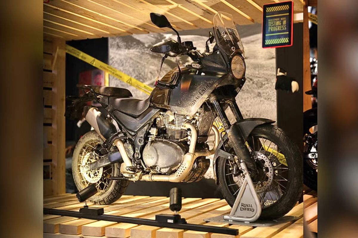 Royal Enfield Pamerkan Prototipe Himalayan 750 di EICMA 2025
