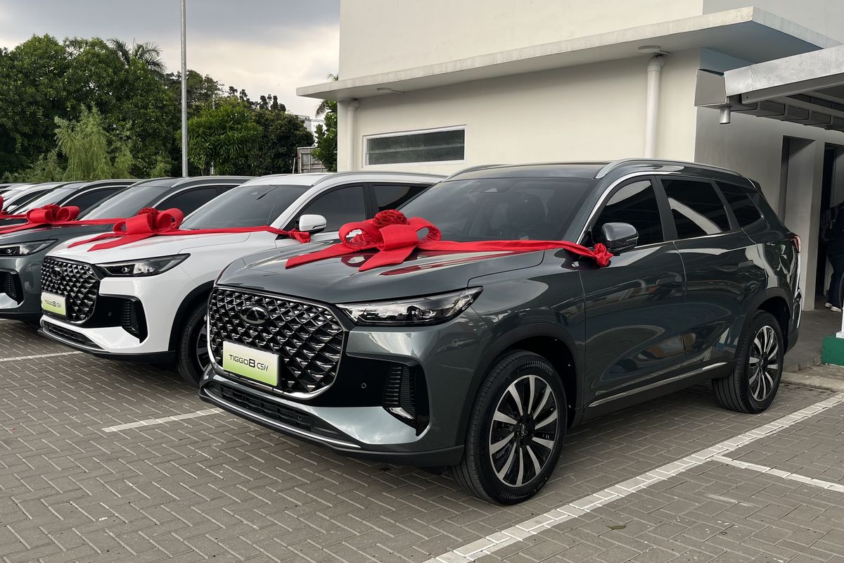 Chery Serahkan 100 Unit Pertama Tiggo 8 CSH ke Konsumen
