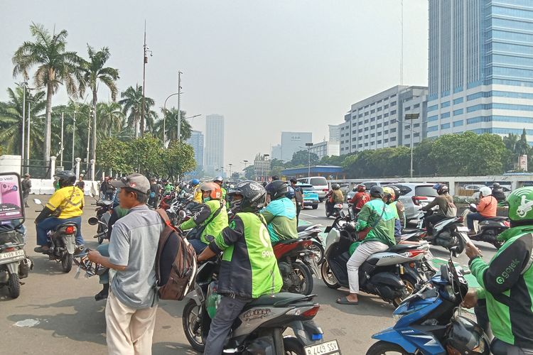 Ketidakadilan Pengemudi Transportasi Daring di Indonesia