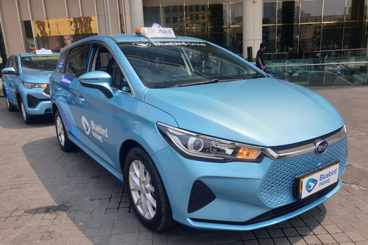 Mengenal Layanan Bluebird Prime: Taksi Premium Harga Minimalis