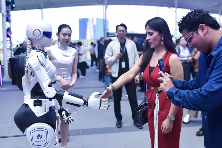 Chery Bikin Robot Humanoid Mornine, Bisa Layani Konsumen di Diler