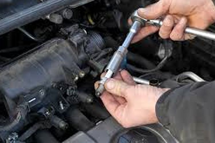 Ini Alasan Kenapa Ganti Busi Mobil Jangan Cuma Satu