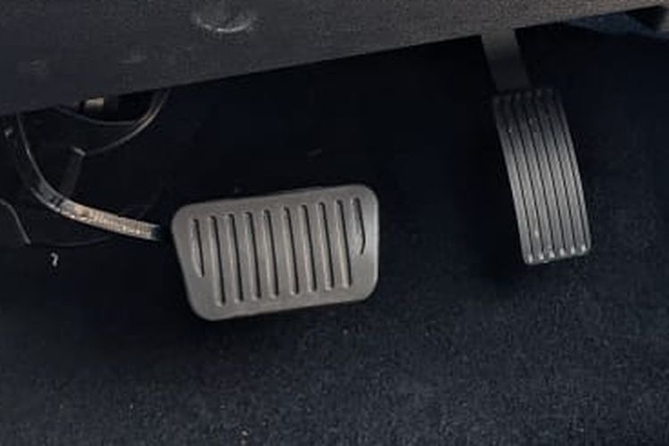 Teknik Aman Mobil Matik di Tanjakan Agar Transmisi Awet