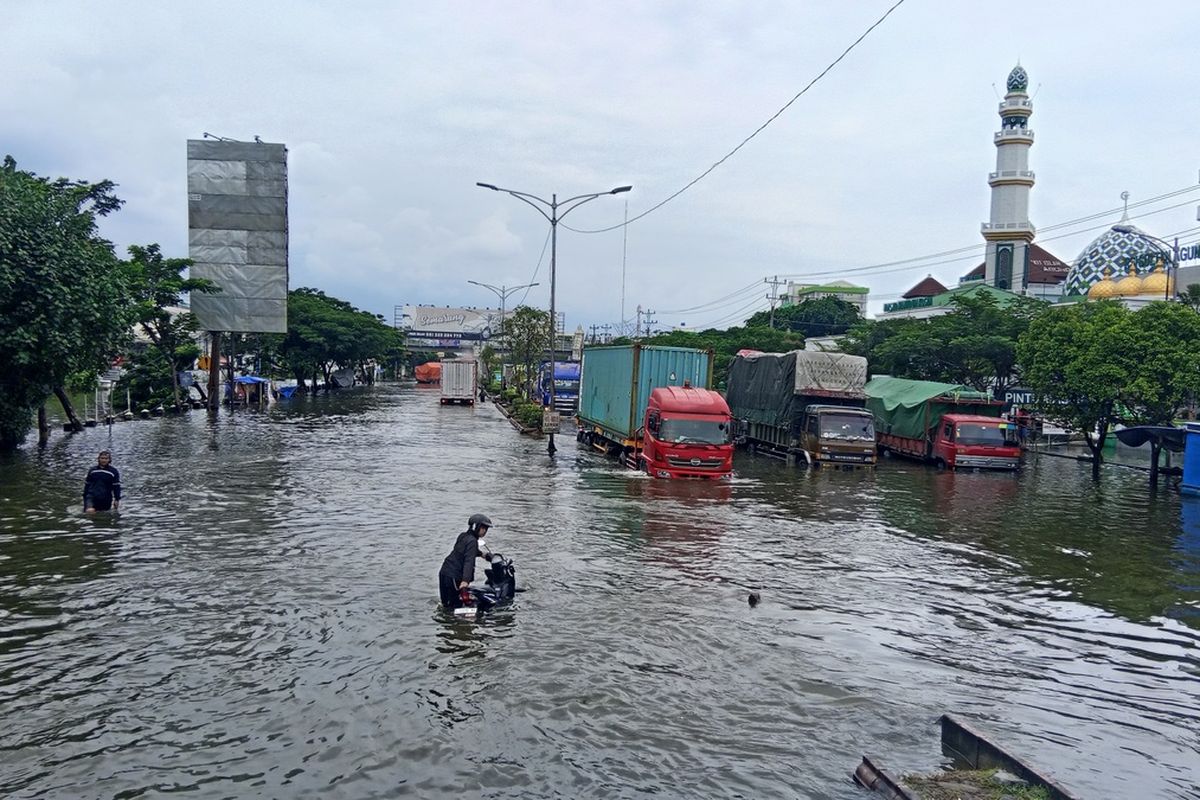 Jalur Pantura Banjir, Mobil dari Kudus ke Semarang Lewat Karangawen