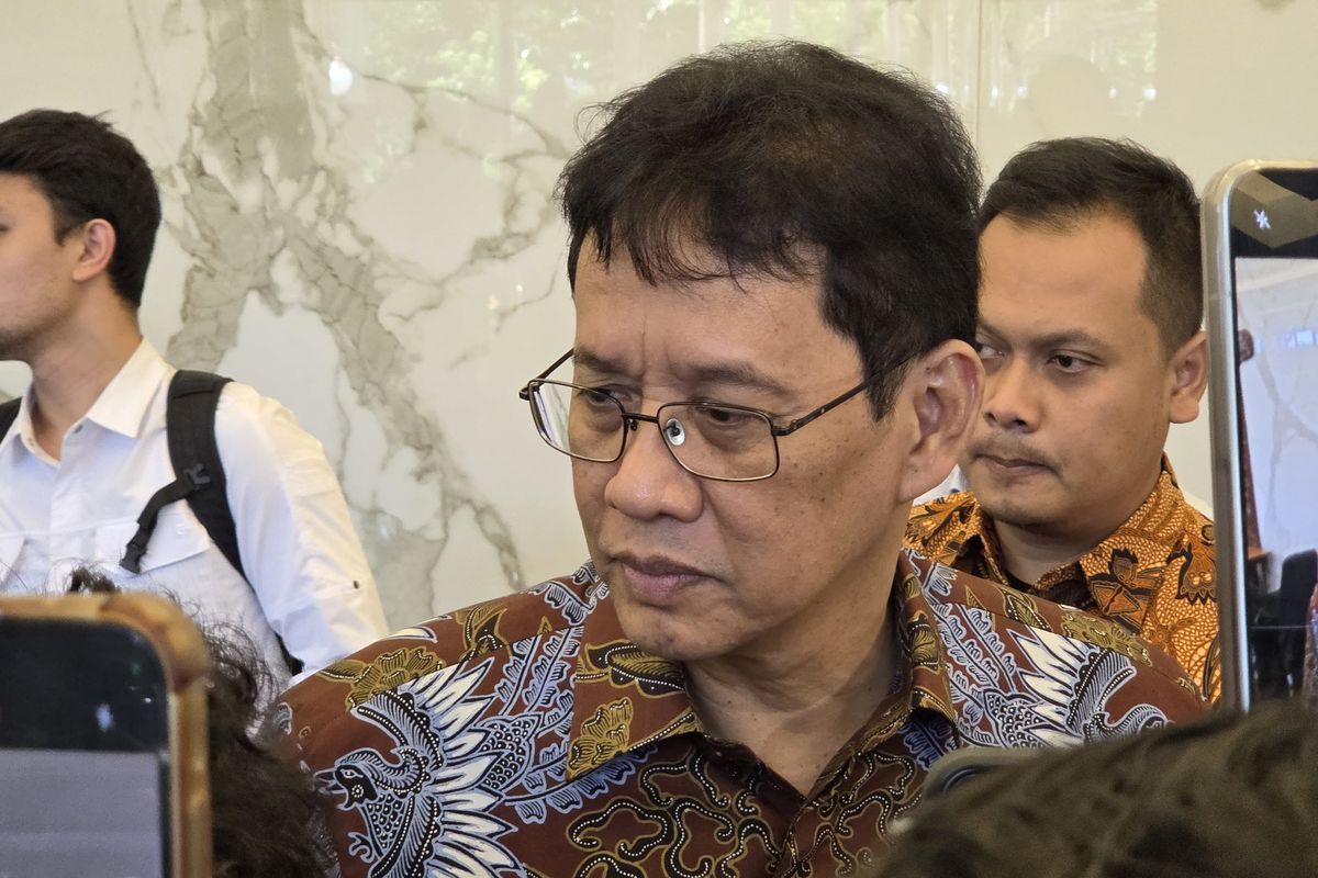 Menkeu Purbaya Tunda Insentif Pajak Mobil dan Motor Listrik