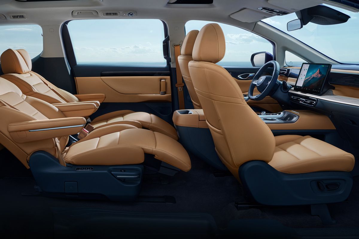 GAC Indonesia Bawa MPV Hybrid di IIMS 2026