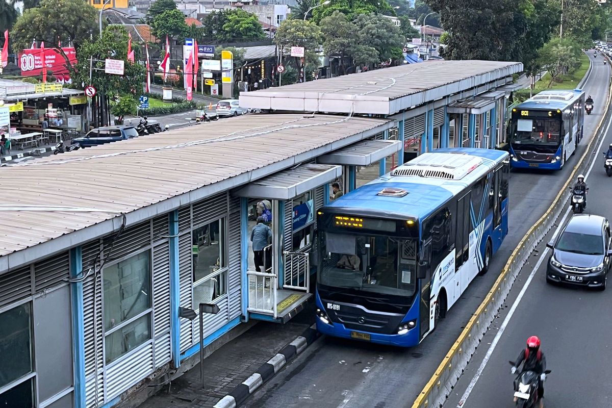 Transjakarta Resmi Akhiri Program Tarif Rp 1 Hari Ini