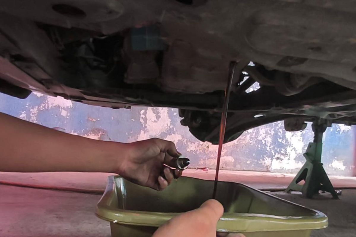 Kapan Waktu Ganti Oli CVT Mobil yang Benar?