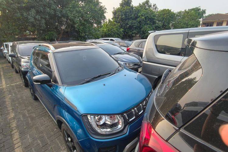 Mencari Mobil Bekas Tarikan Leasing, Benar Lebih Murah?