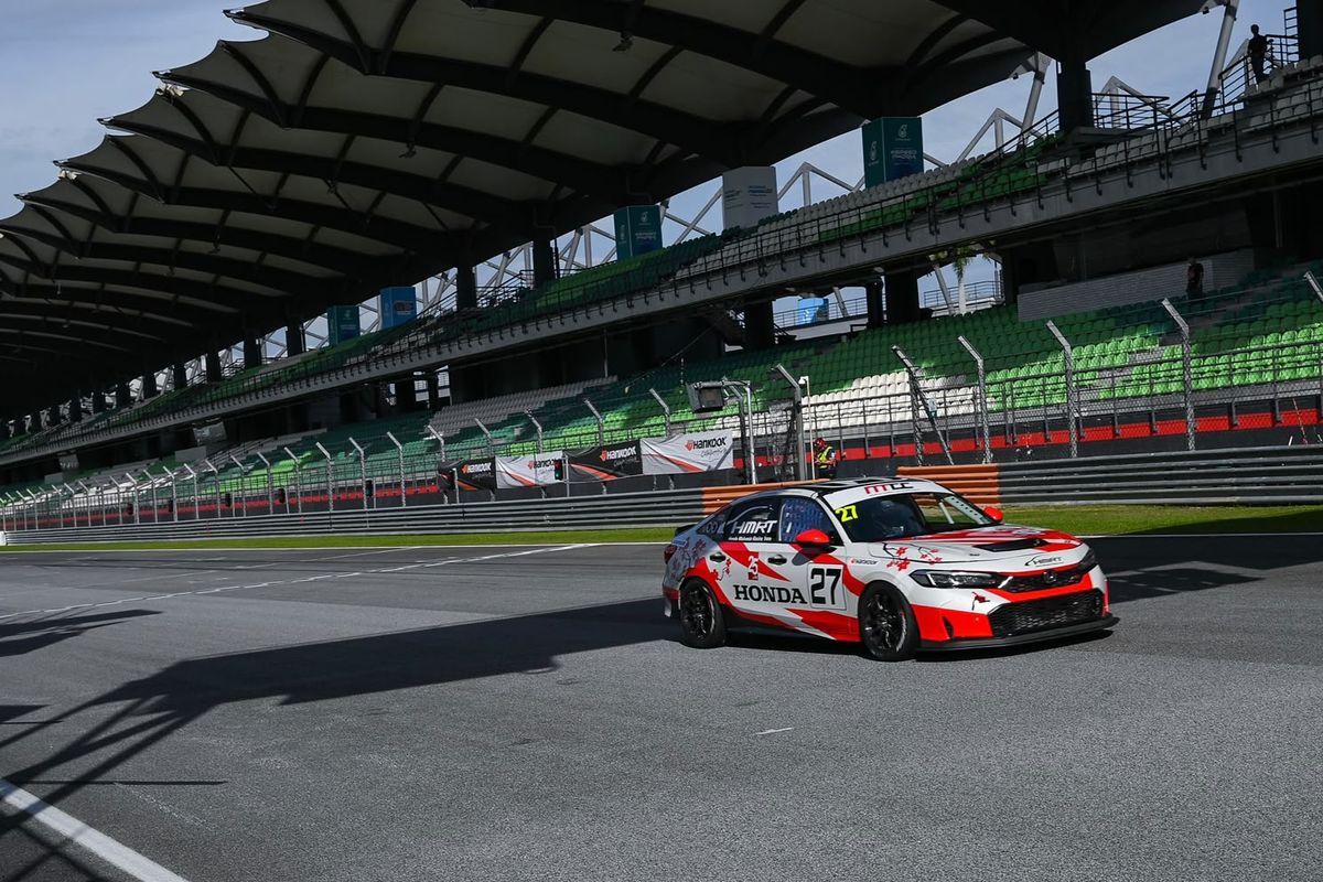 Pebalap Indonesia Juara MTCC 300KM Sepang