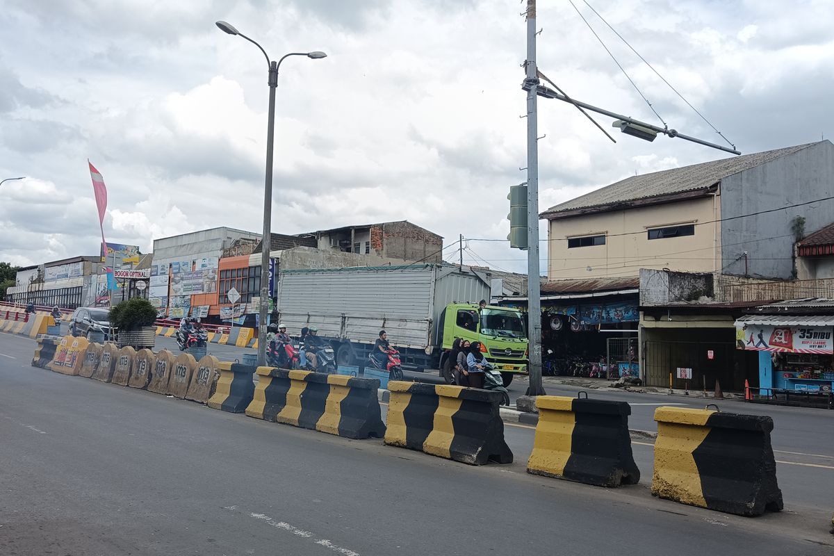 Ada Lampu Merah di Fly Over Cibinong, Potensi Terjadi Kecelakaan