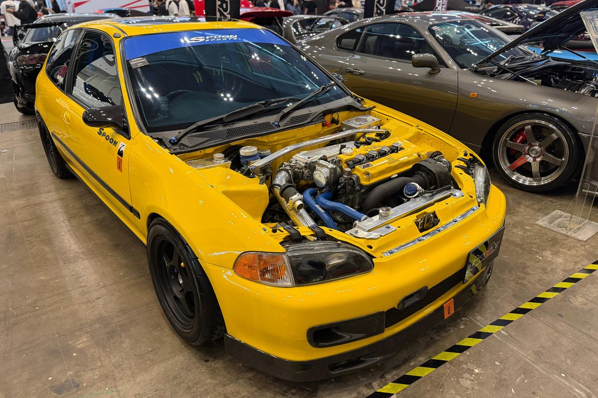 Honda Civic Estilo Bergaya Spoon, Performa Garang Bergaya JDM