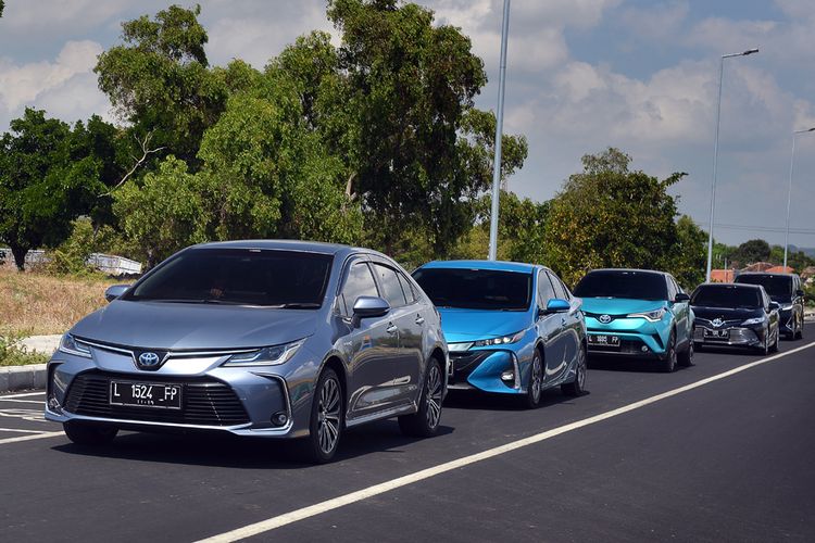 Mobil Hybrid di Kemacetan: Tetap Irit BBM, Ini Rahasianya!