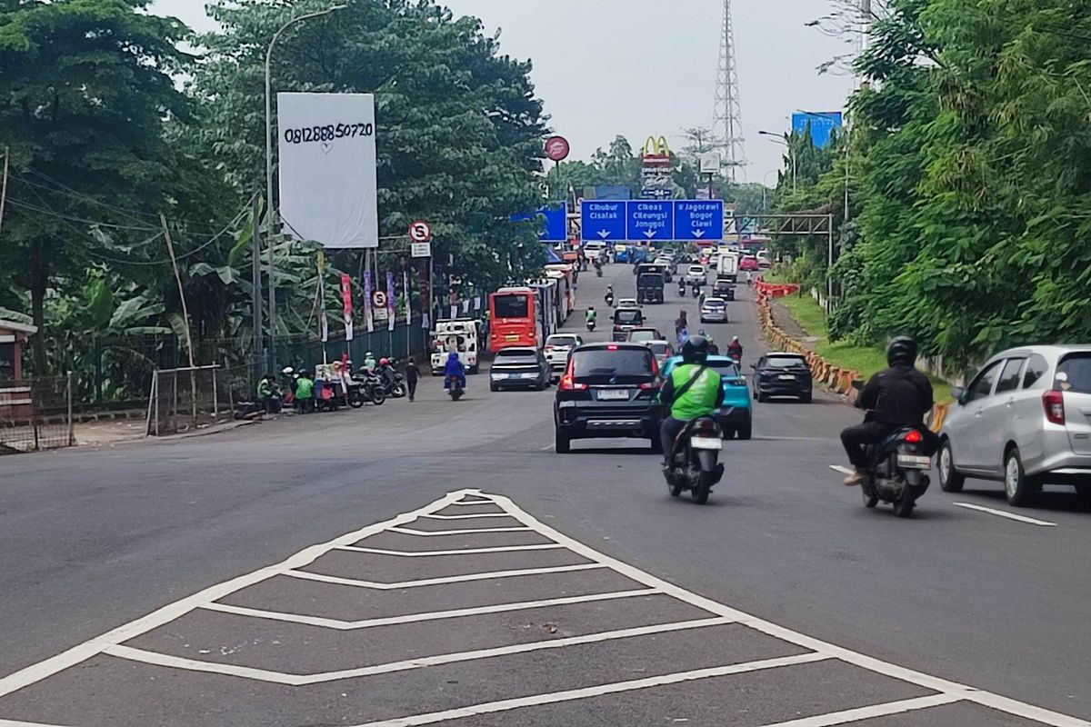 Nekat Putar Balik di Exit Tol Karena Macet, Sangat Berbahaya