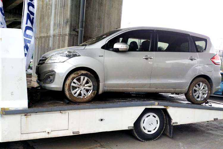 Awas, Jangan Asal Derek Mobil Matik