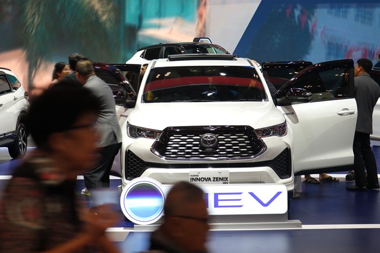 Astra Sebut Adopsi Mobil Listrik Masih Terkonsentrasi di Kota Besar