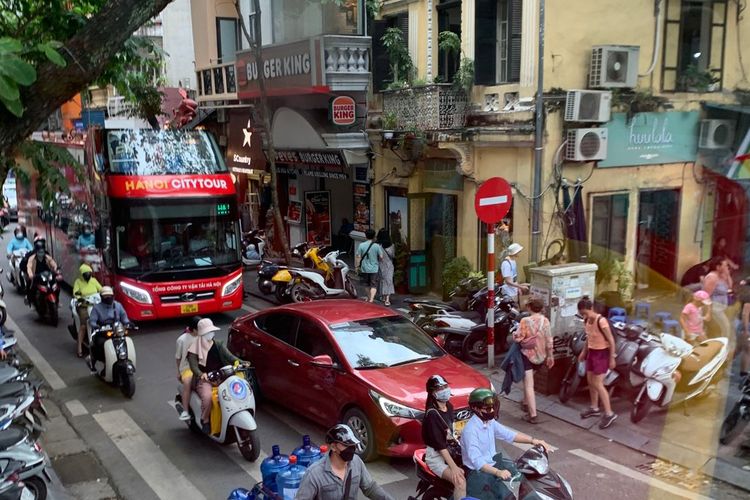 Mengenal Warna Pelat Nomor Kendaraan di Vietnam