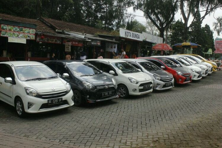 Harga Agya-Ayla Bekas Stabil meski Dikepung Mobil Listrik Murah