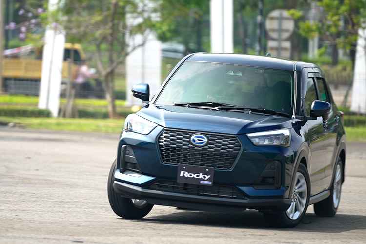 Daihatsu Rocky Hybrid Sapa Warga Bandung
