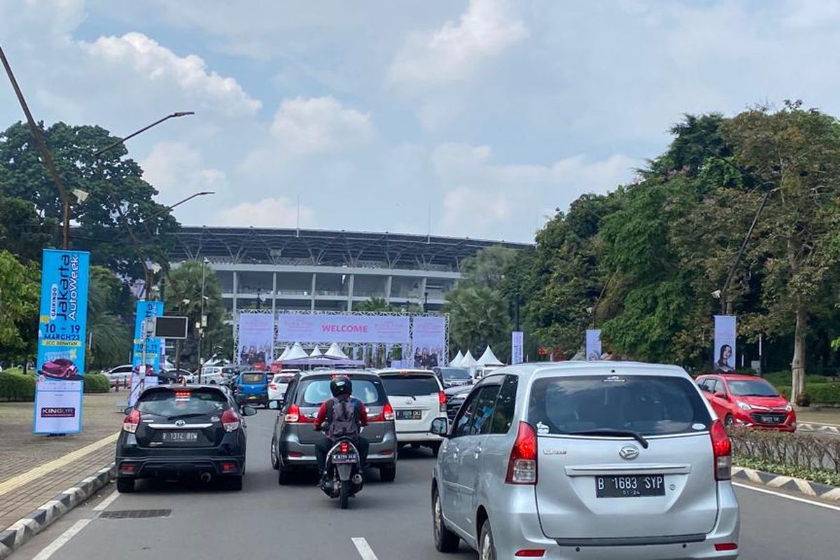 Hindari GBK: Kepadatan Lalu Lintas Natal 24 Desember
