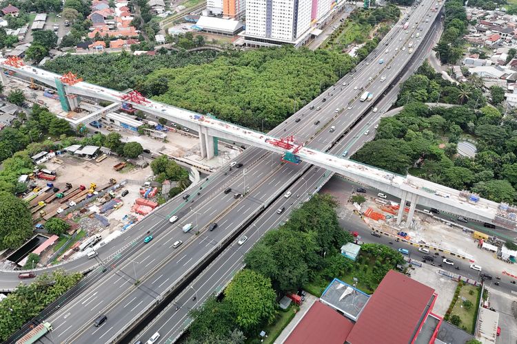 Saat Darurat di Jalan Tol, Menepi dan Nyalakan Hazard Saja Tidak Cukup