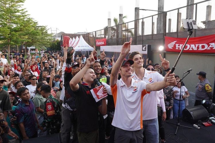 Luca Marini Jarang Hangout dengan Jebolan VR46 Academy