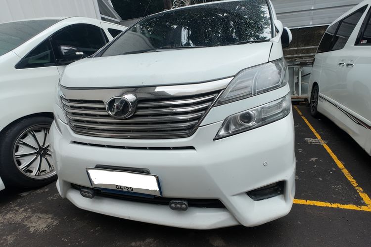 Cerita Cinta Pria Ini dengan Toyota Vellfire