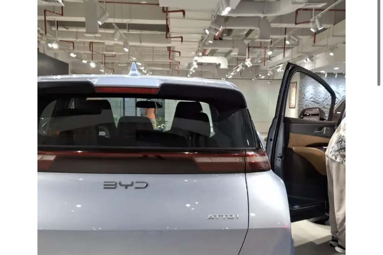 Peluncuran Mobil Listrik BYD Atto 1 di GIIAS 2025