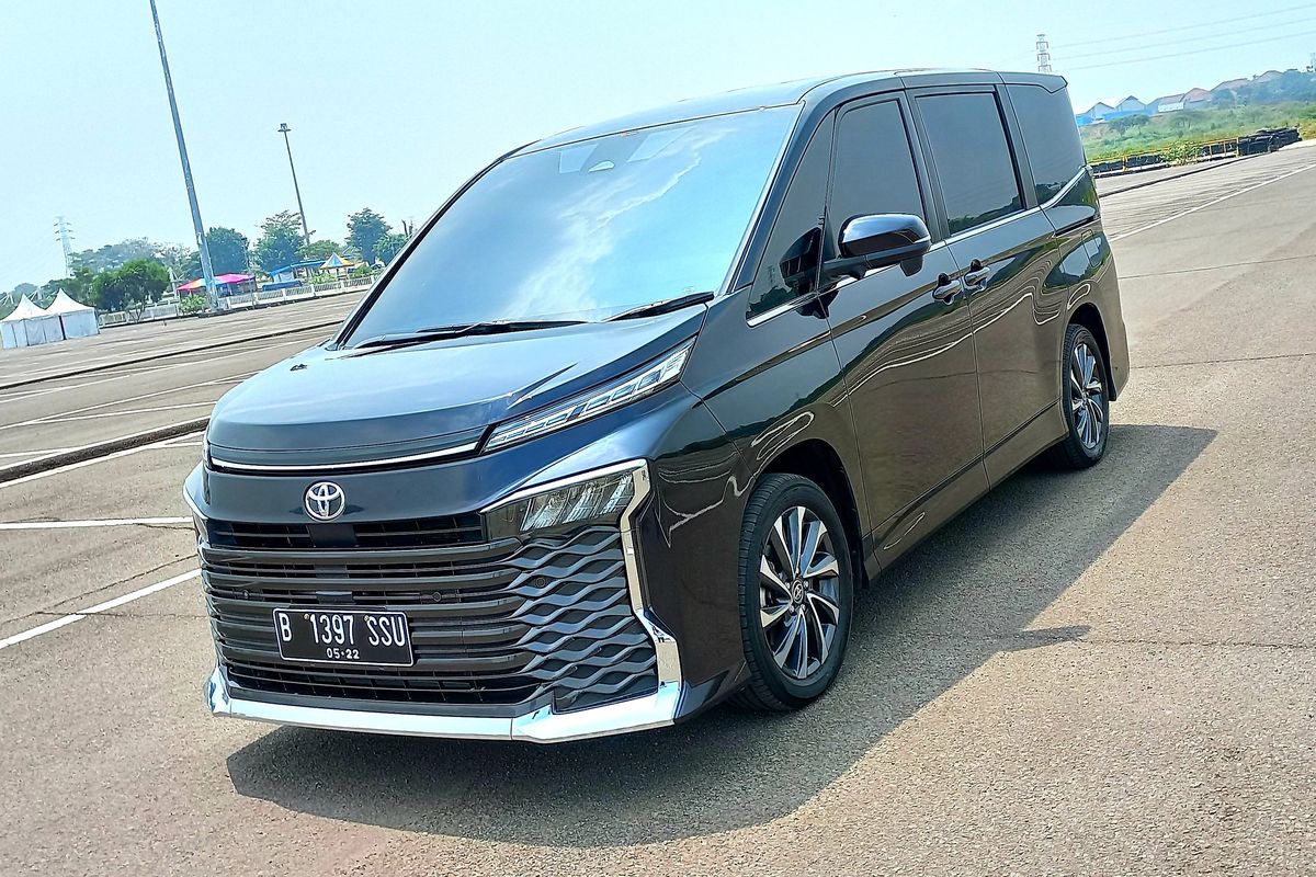 Toyota,  Toyota Alphard, Toyota Alphard, Toyota Voxy, Update Harga Toyota Voxy: Baby Alphard dengan Fitur Mewah