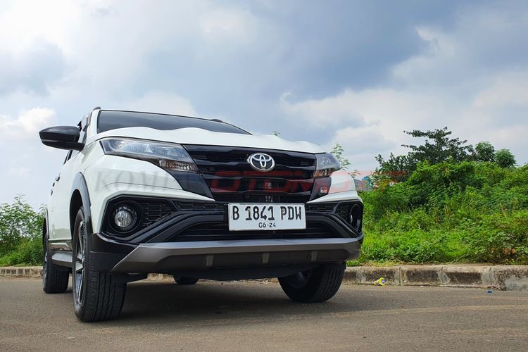 Penyebab Mobil RWD Kehilangan Tenaga Saat Menanjak