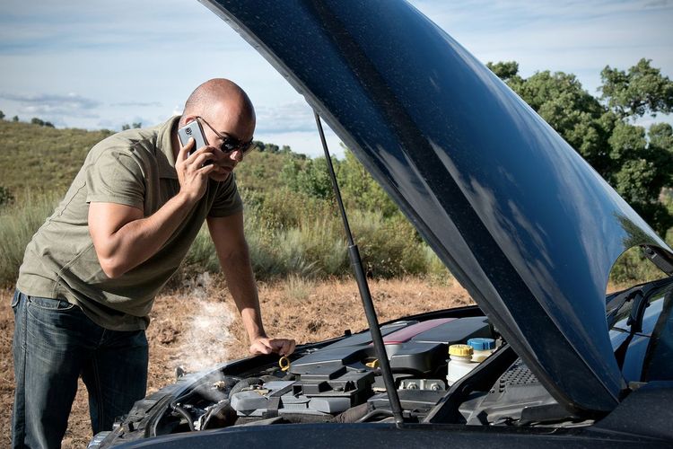 Rutin Cek Coolant untuk Perjalanan Jauh yang Aman